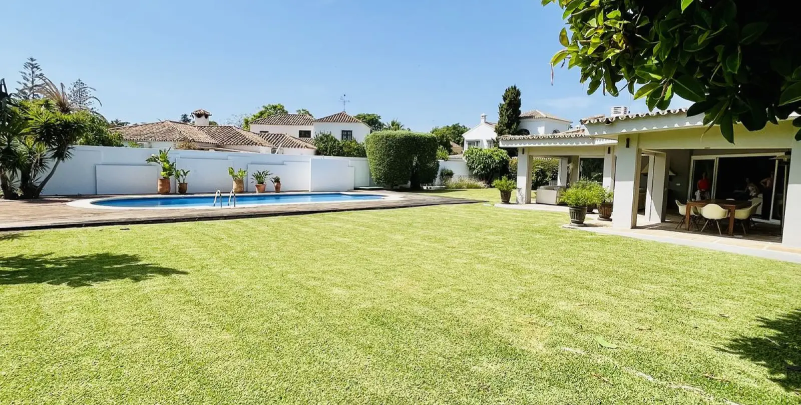 Long-term rent of detached villa in Guadalmina Baja 2