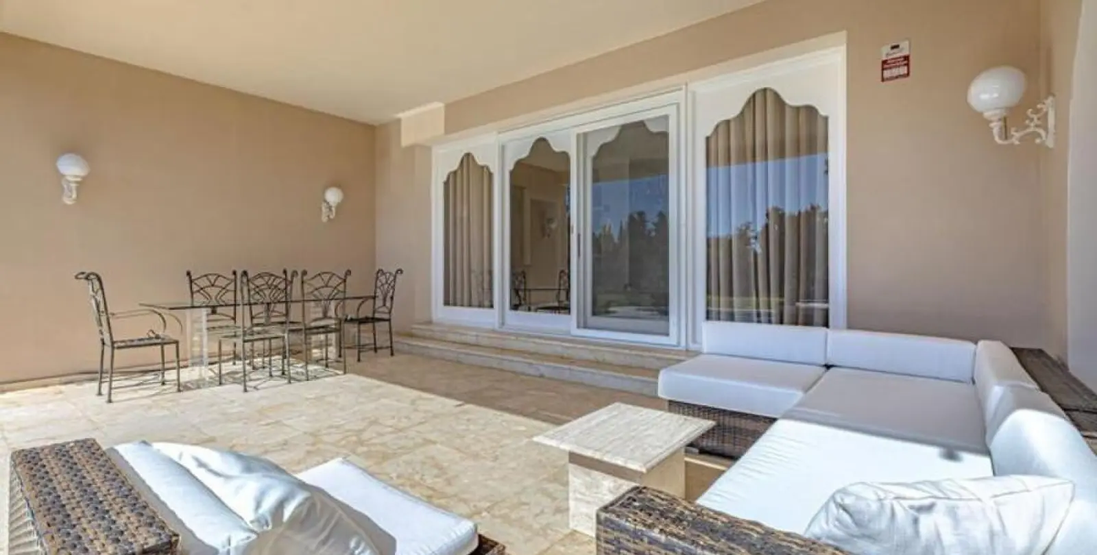 Long-term rent of detached villa in Estepona 2