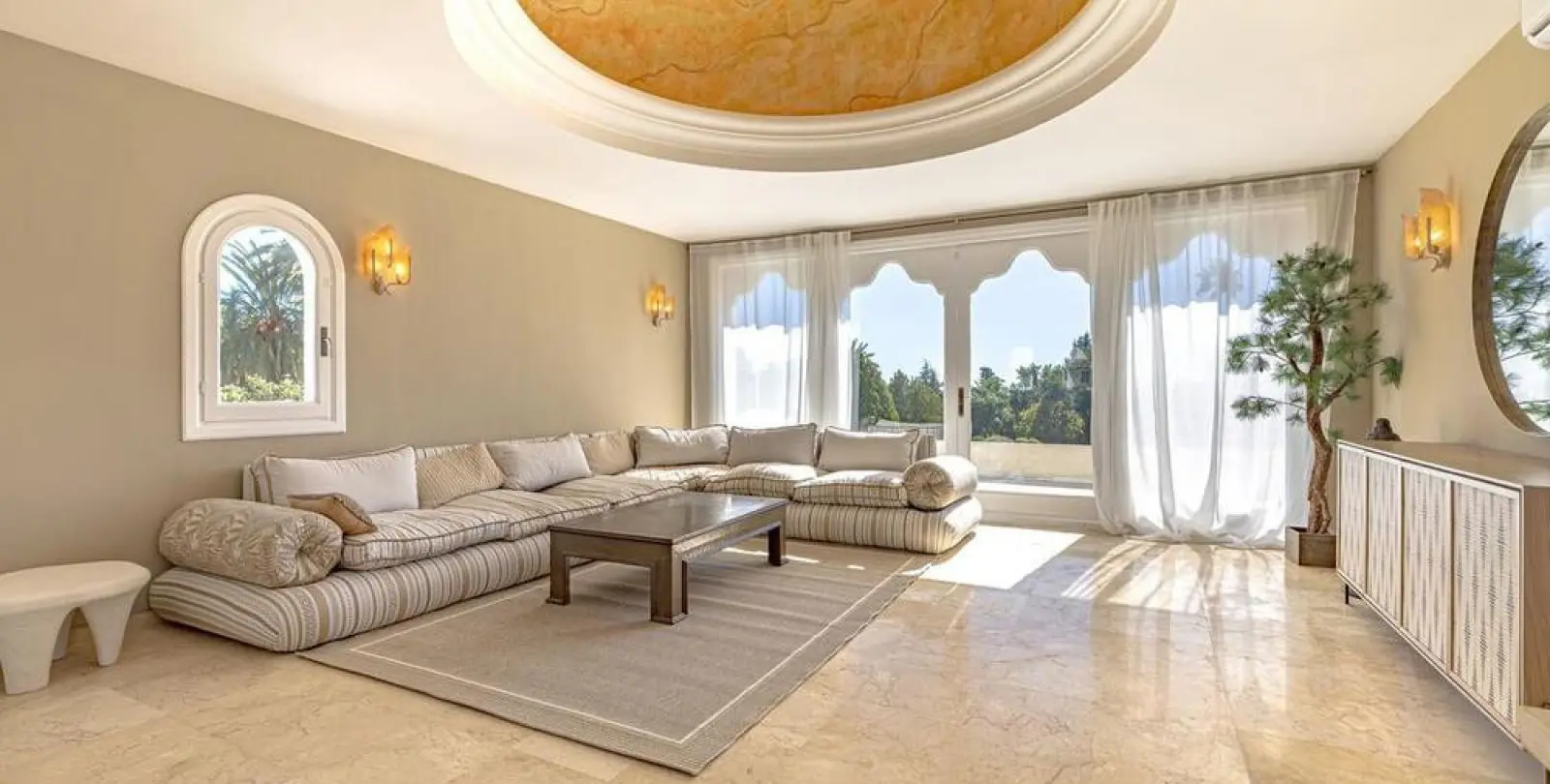 Long-term rent of detached villa in Estepona 14