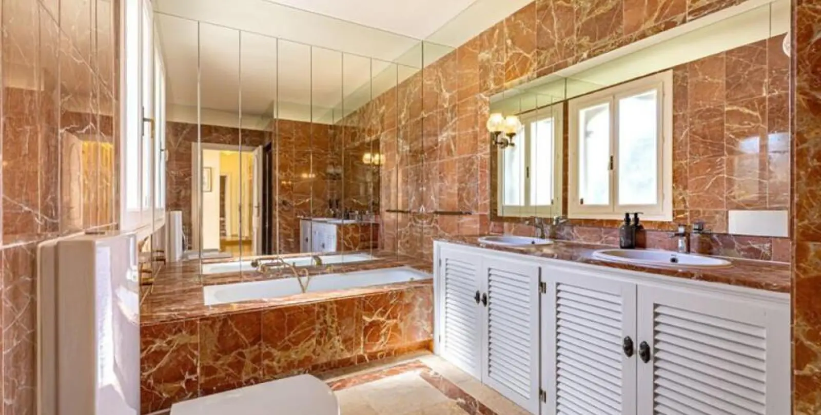 Long-term rent of detached villa in Estepona 17