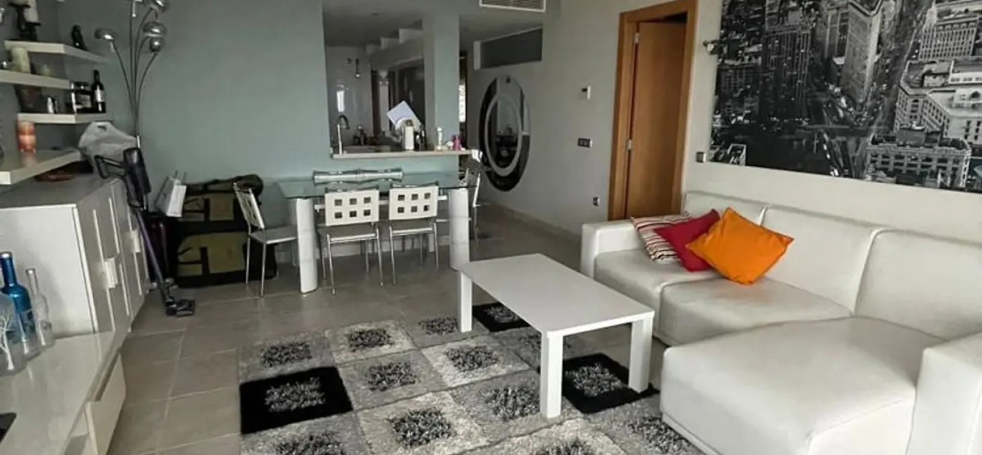 Sale of middle floor apartment in Benalmadena 2