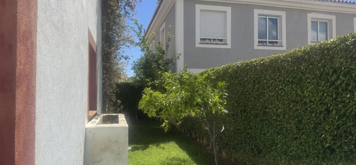 Продажа таунхауса в Estepona 0