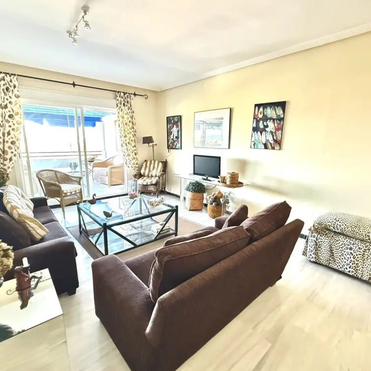 Продажа апартаментов на среднем этаже в Puerto Banús