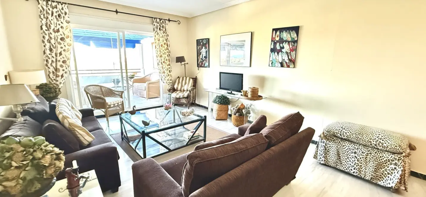 Продажа апартаментов на среднем этаже в Puerto Banús 0