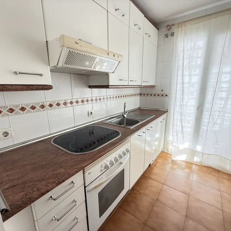 Продажа апартаментов на среднем этаже в Puerto Banús