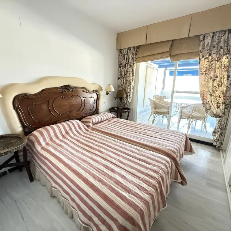 Продажа апартаментов на среднем этаже в Puerto Banús
