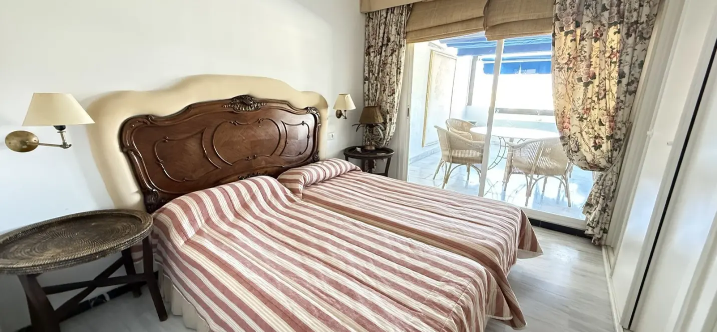Продажа апартаментов на среднем этаже в Puerto Banús 4