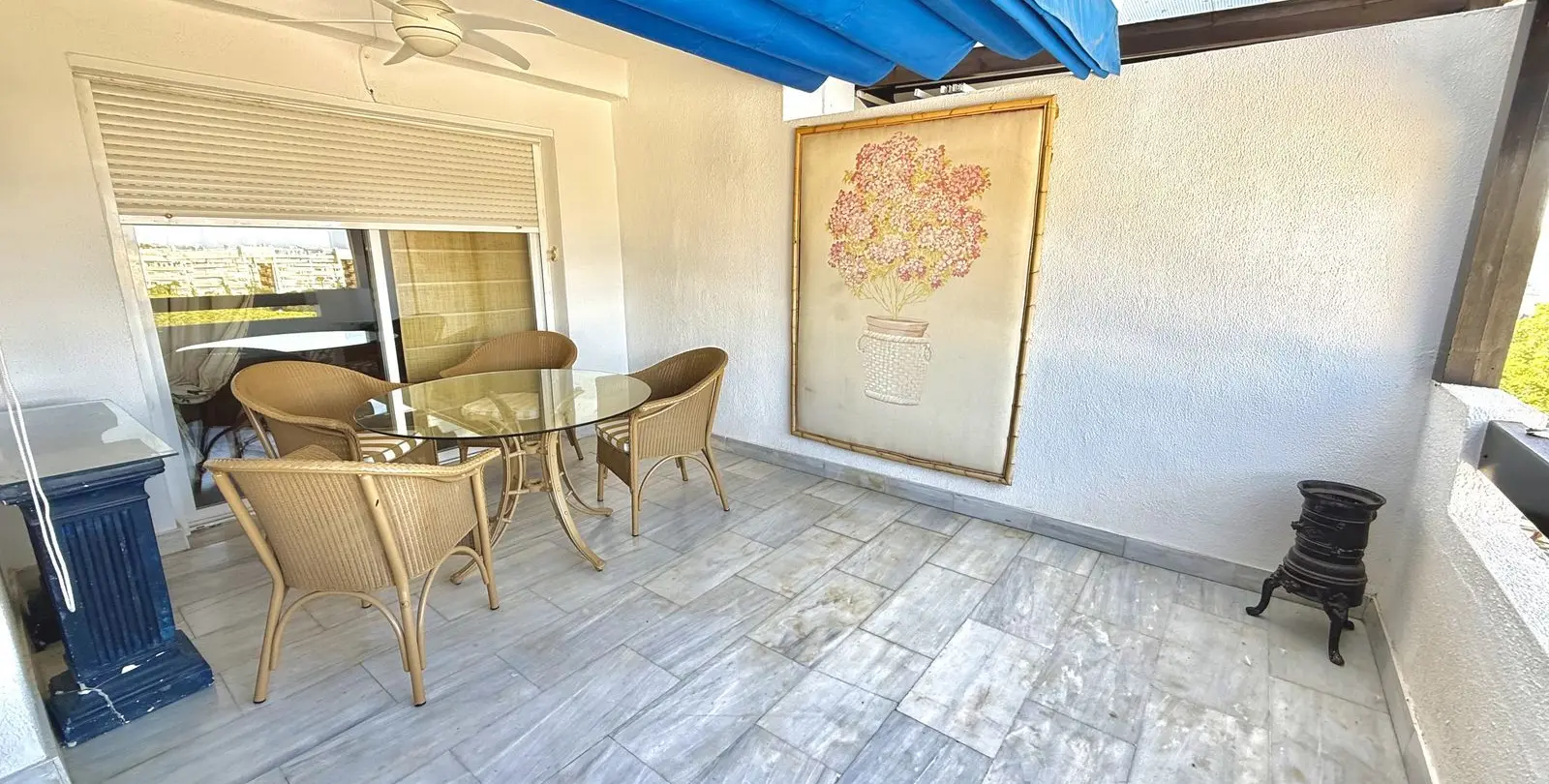 Sale of middle floor apartment in Puerto Banús 11