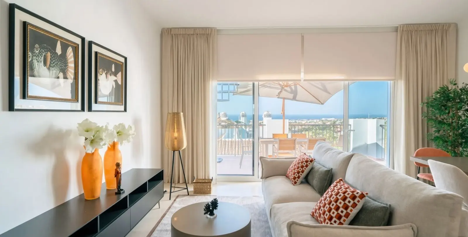Sale of penthouse in El Paraiso 1