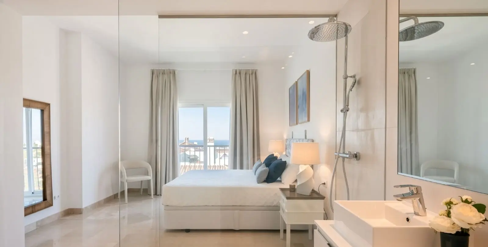 Sale of penthouse in El Paraiso 2
