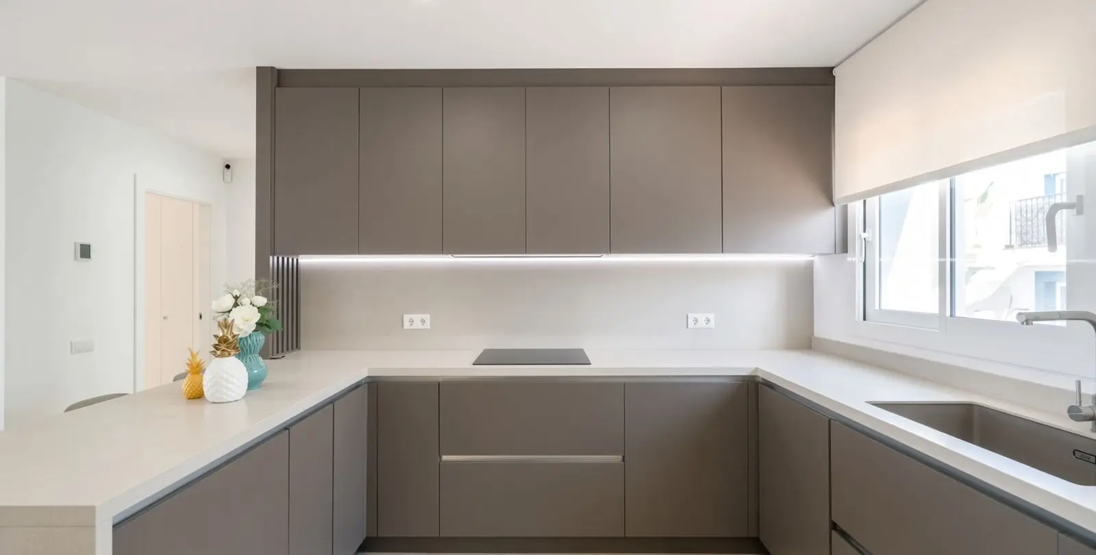 Sale of penthouse in El Paraiso 6