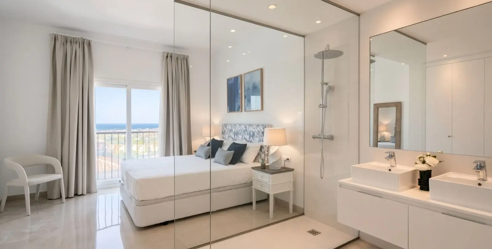 Sale of penthouse in El Paraiso 7
