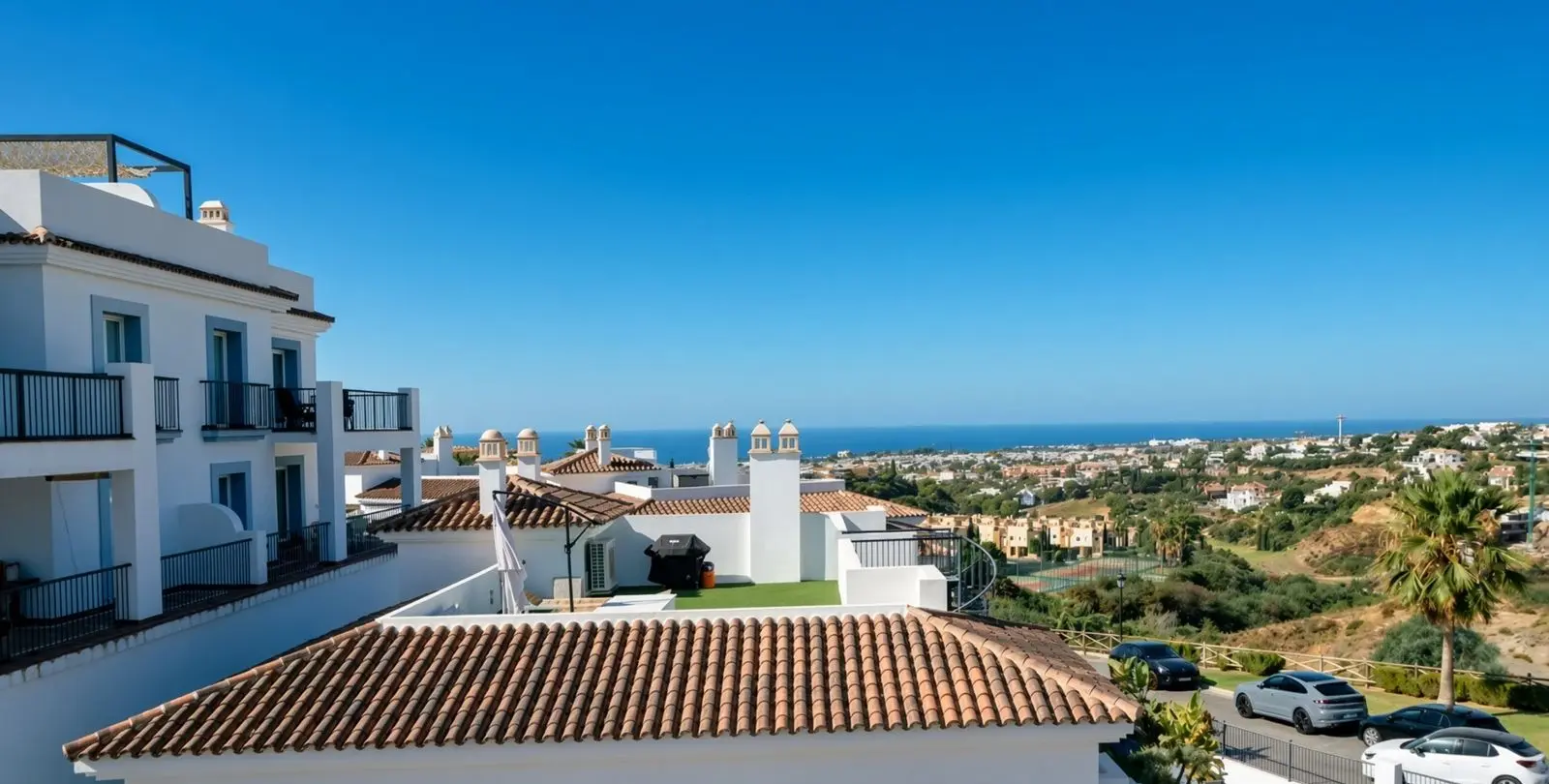 Sale of penthouse in El Paraiso 9