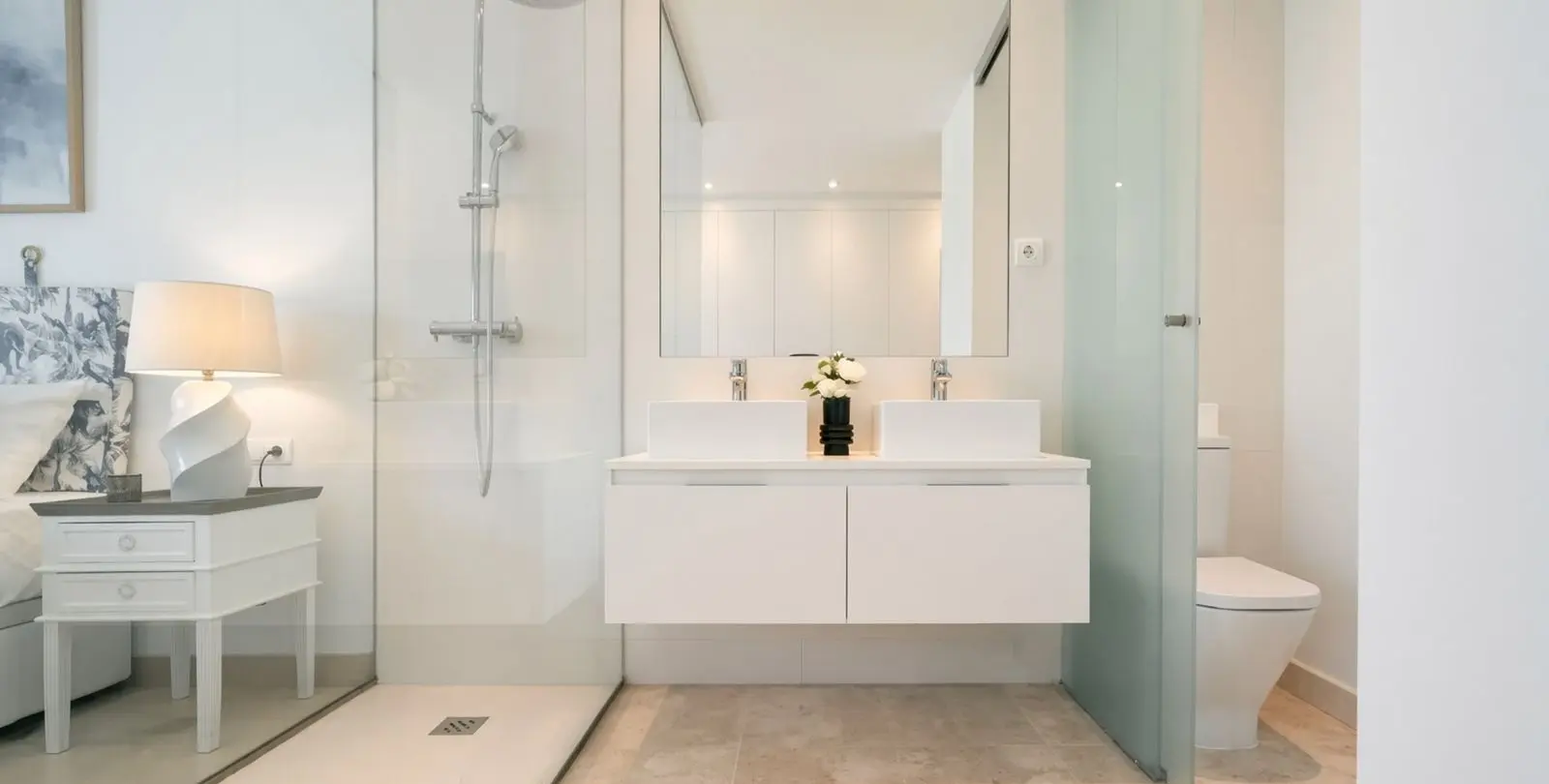 Sale of penthouse in El Paraiso 13