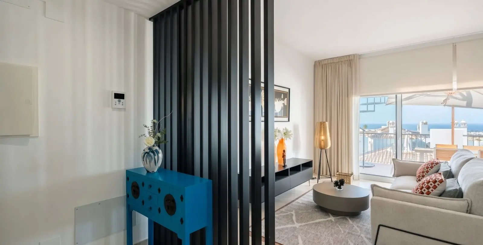 Sale of penthouse in El Paraiso 23