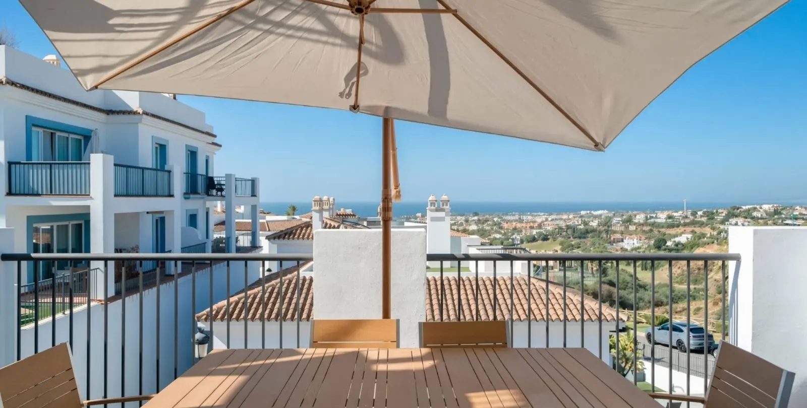Sale of penthouse in El Paraiso 31