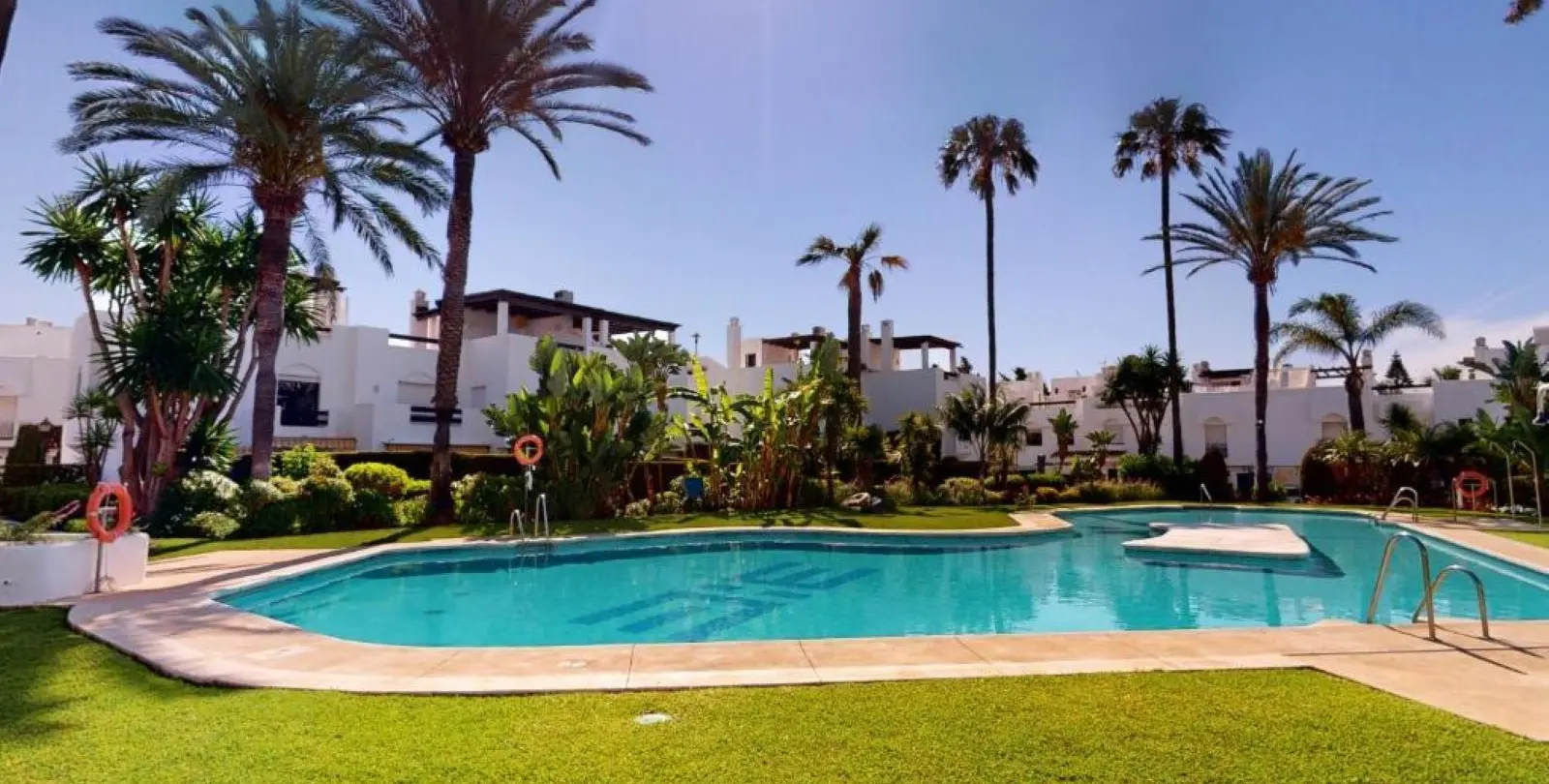 Sale of townhouse in San Pedro de Alcántara 1