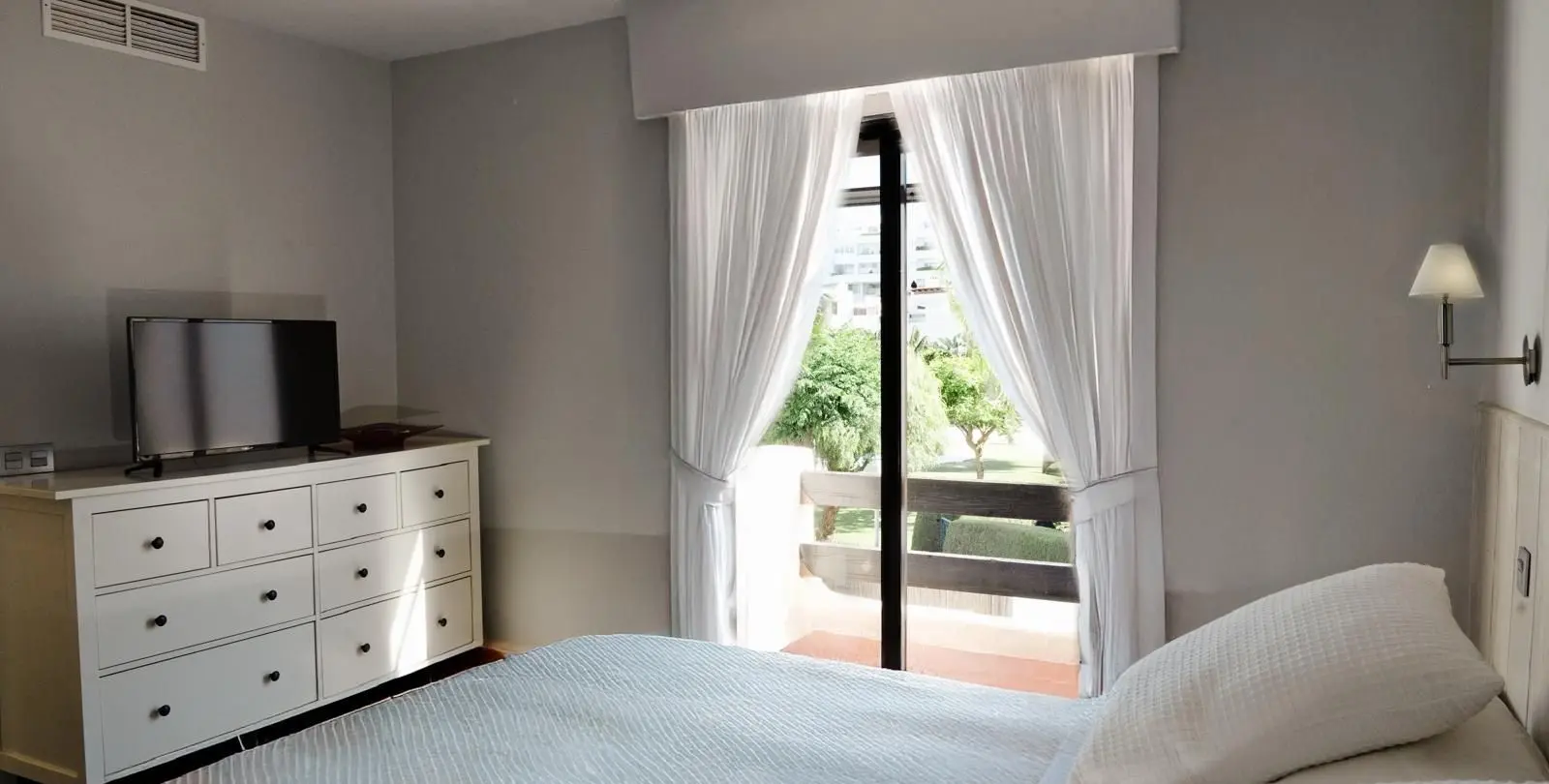 Sale of townhouse in San Pedro de Alcántara 17