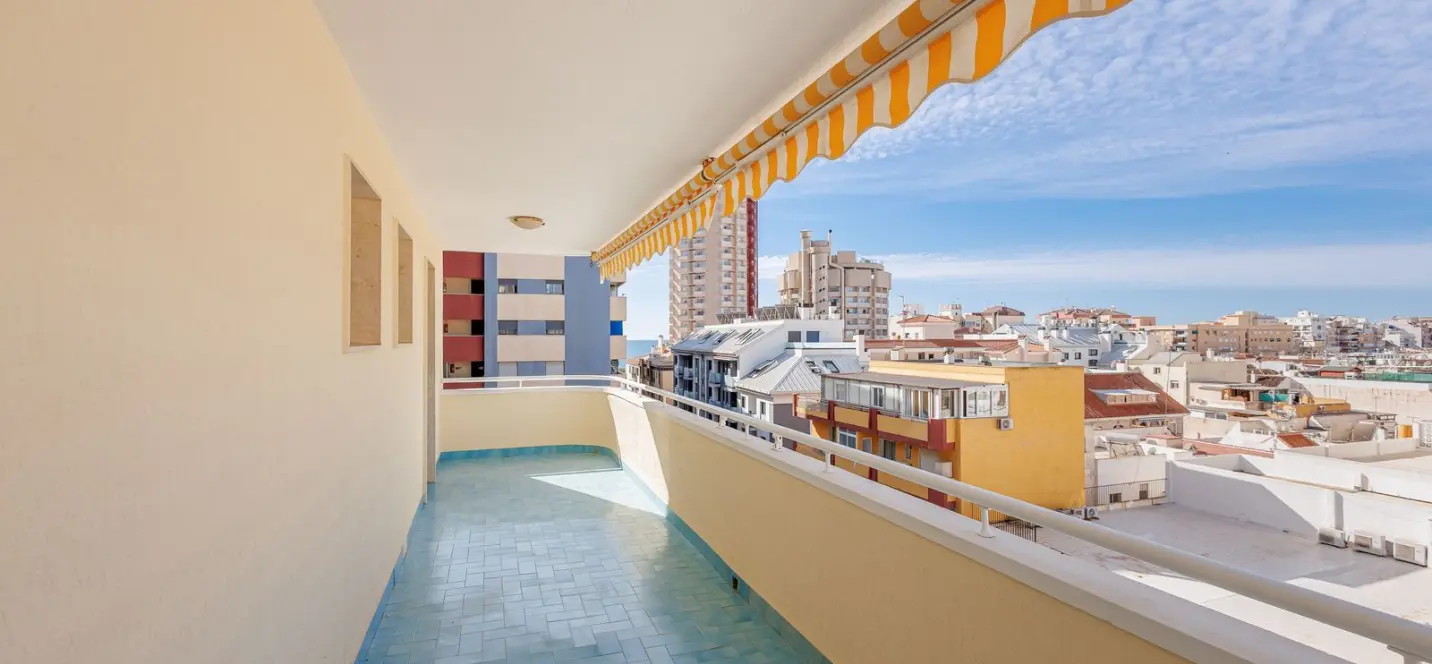 Venta de apartamento en planta media en Fuengirola 0