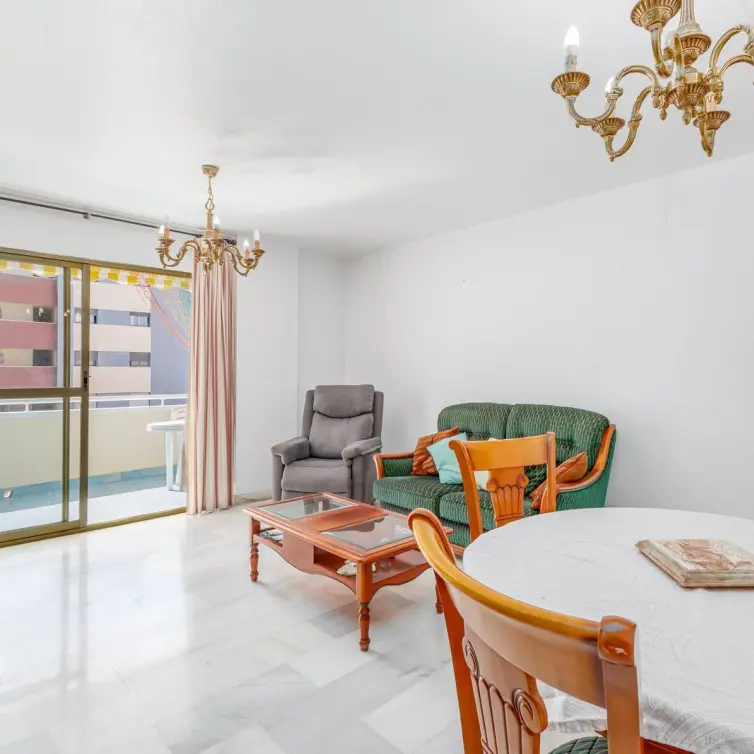 Venta de apartamento en planta media en Fuengirola