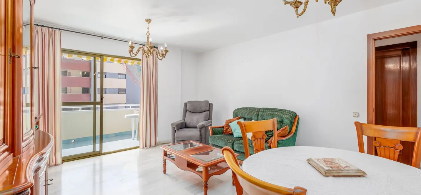 Venta de apartamento en planta media en Fuengirola 3