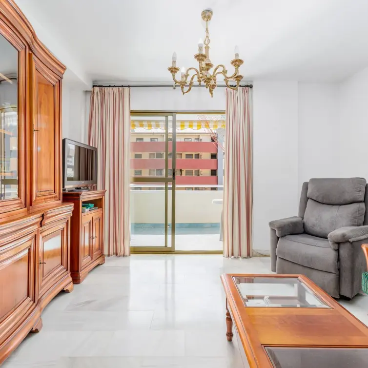 Venta de apartamento en planta media en Fuengirola