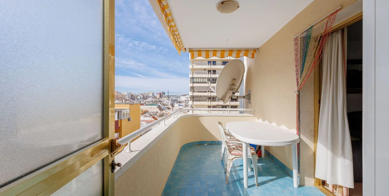 Venta de apartamento en planta media en Fuengirola 11