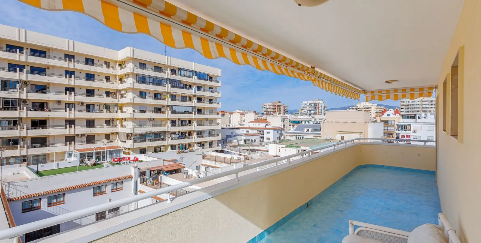 Venta de apartamento en planta media en Fuengirola 17
