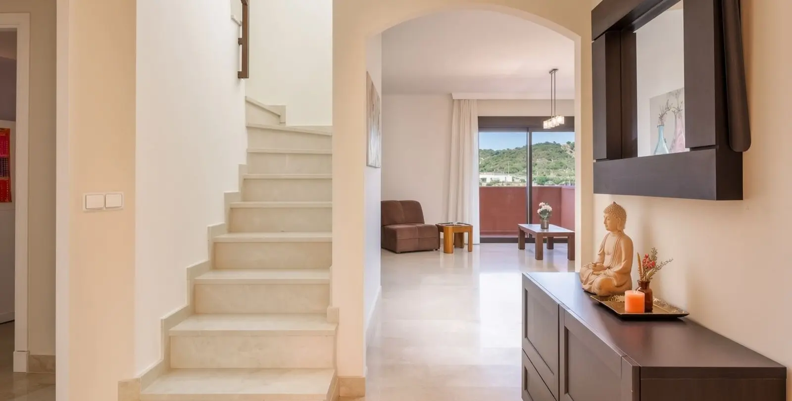 Sale of penthouse duplex in Estepona 1