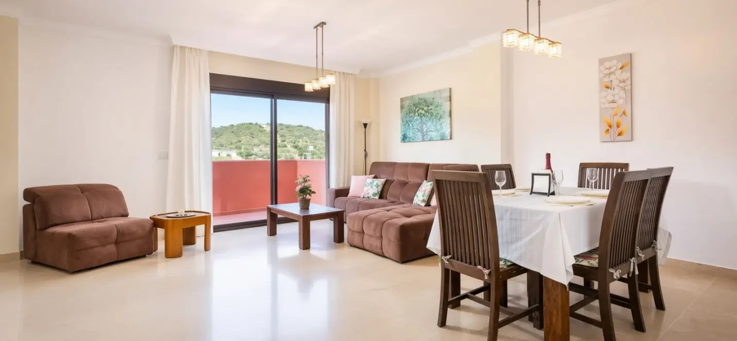 Продажа двухуровневого пентхауса в Estepona 1