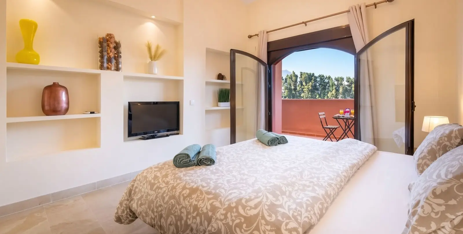 Sale of penthouse duplex in Estepona 9