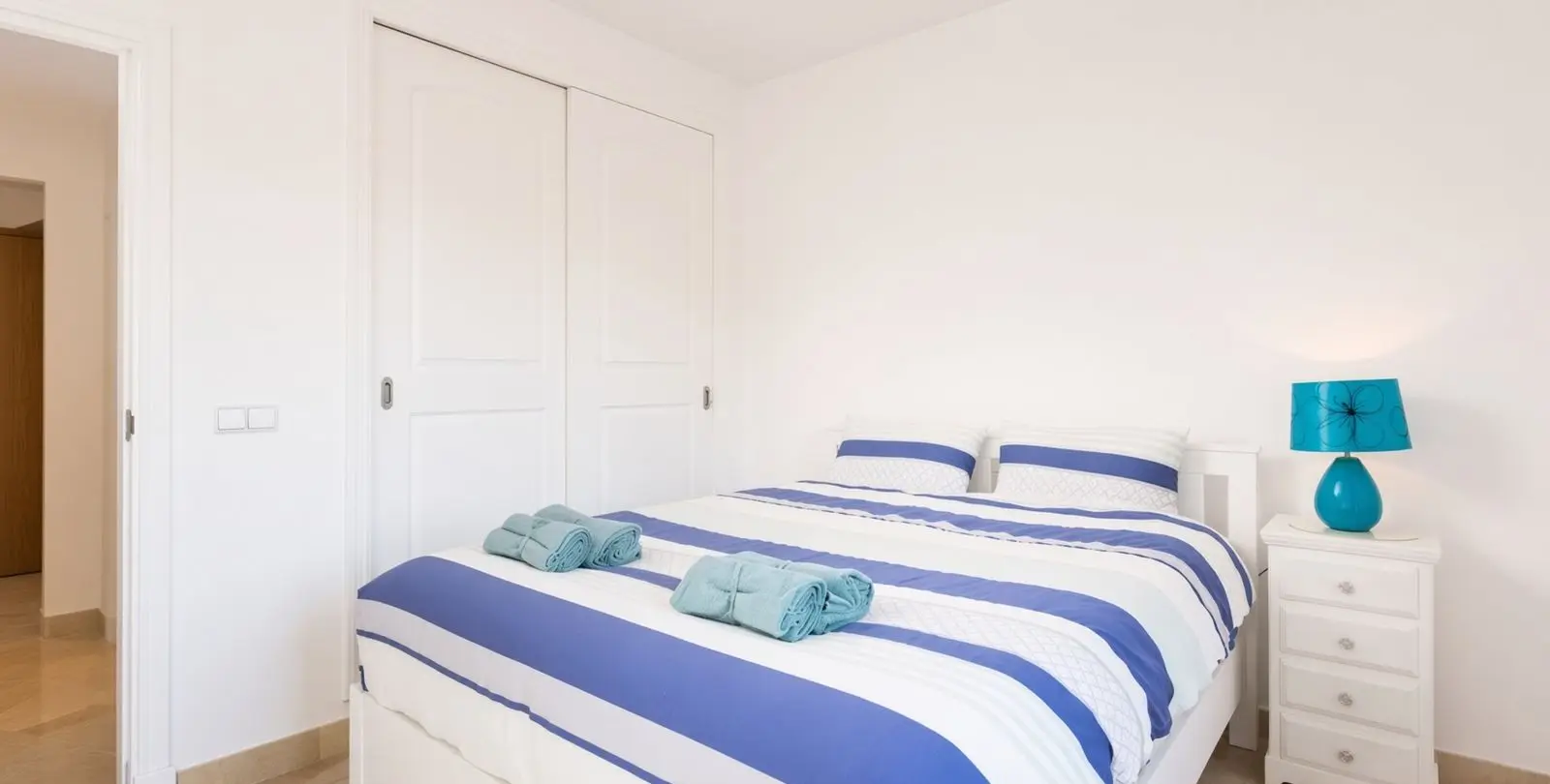 Sale of penthouse duplex in Estepona 16