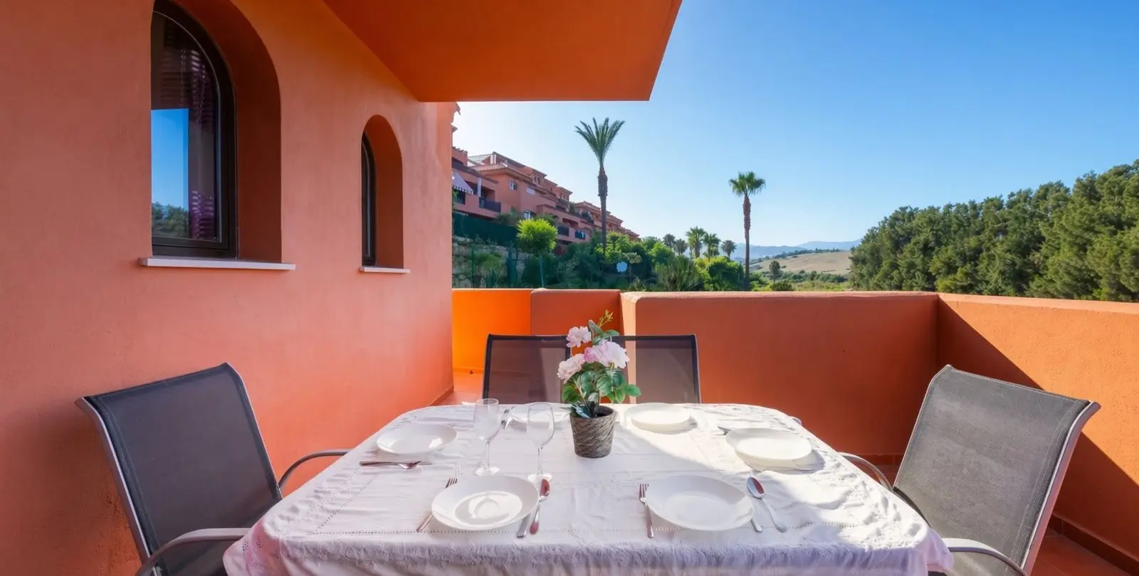 Sale of penthouse duplex in Estepona 21
