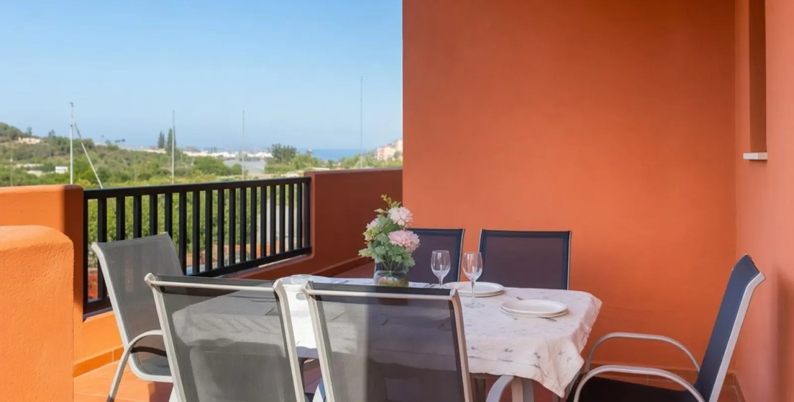 Sale of penthouse duplex in Estepona 22
