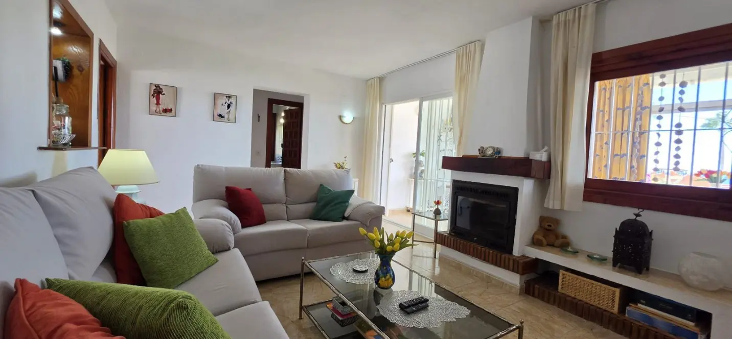 Продажа  отдельно стоящей виллы в Estepona 2