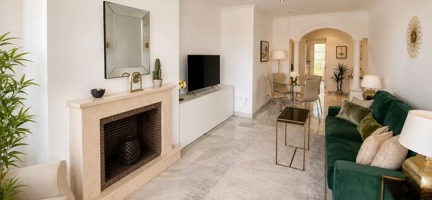 Sale of middle floor apartment in Nueva Andalucía 3