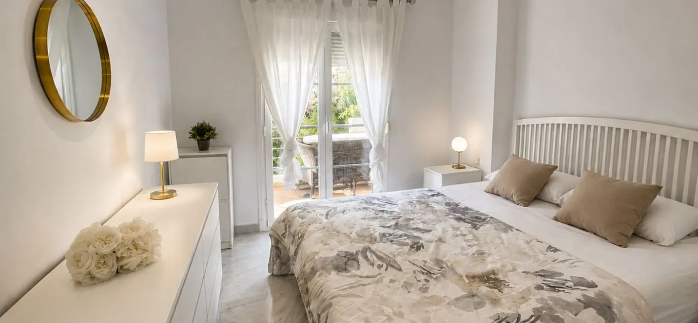 Sale of middle floor apartment in Nueva Andalucía 4