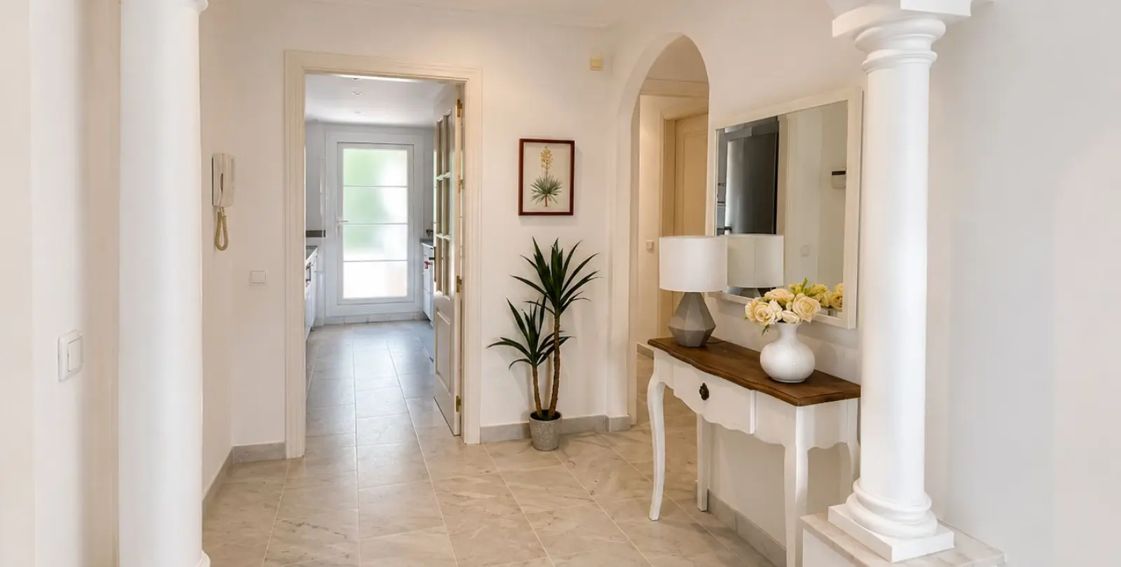 Sale of middle floor apartment in Nueva Andalucía 9