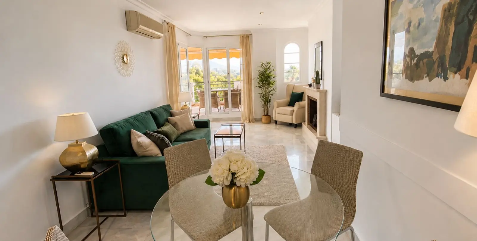 Sale of middle floor apartment in Nueva Andalucía 11