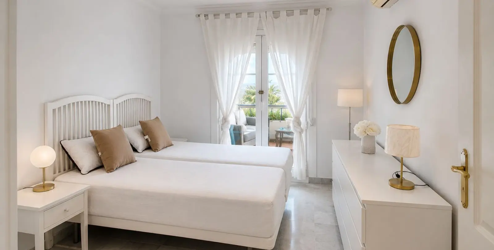 Sale of middle floor apartment in Nueva Andalucía 13