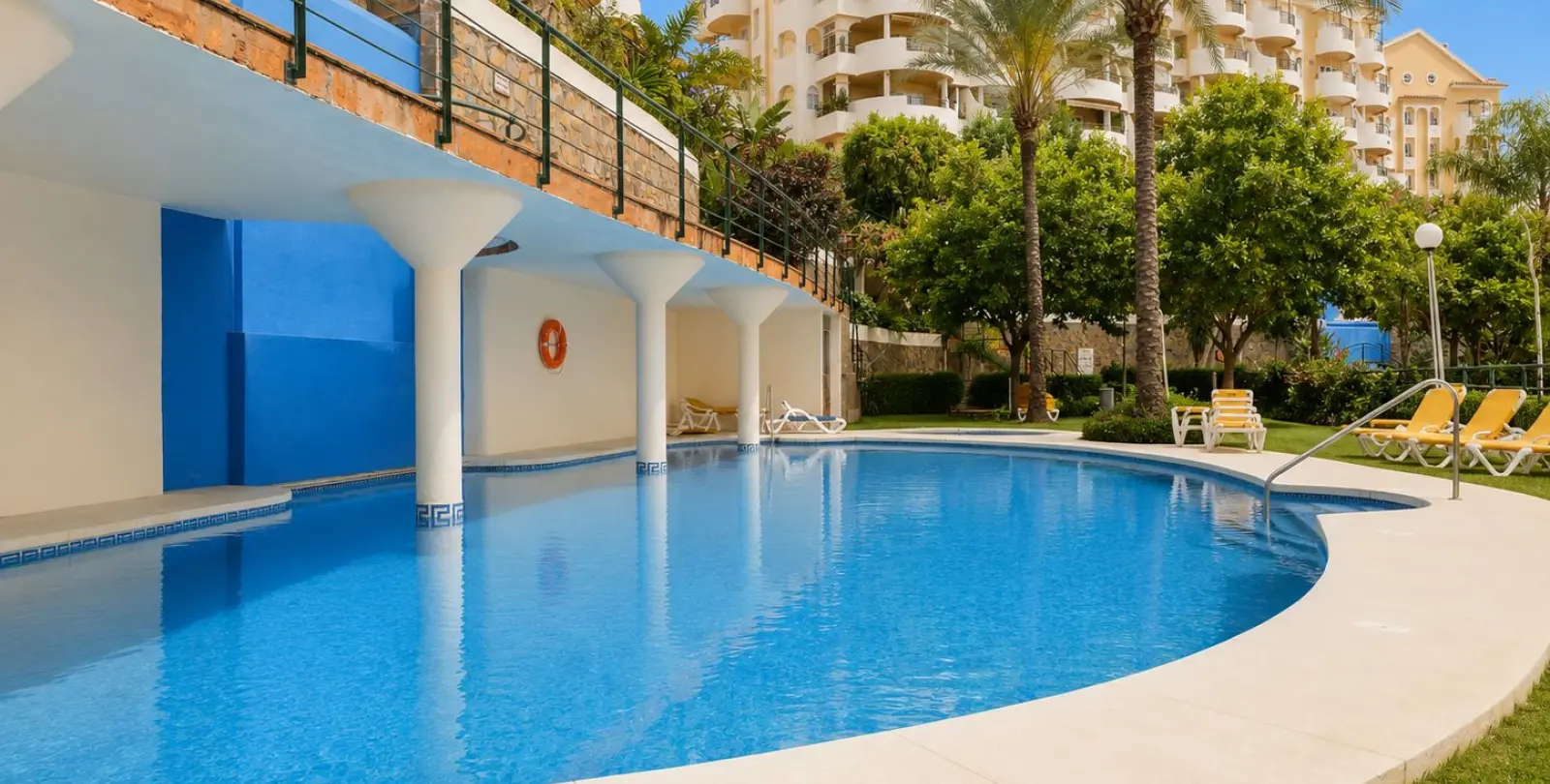 Sale of middle floor apartment in Nueva Andalucía 18