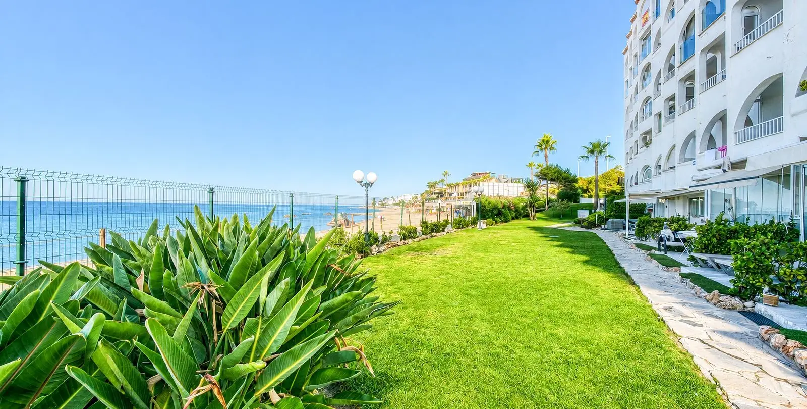 Sale of penthouse in Riviera del Sol 29
