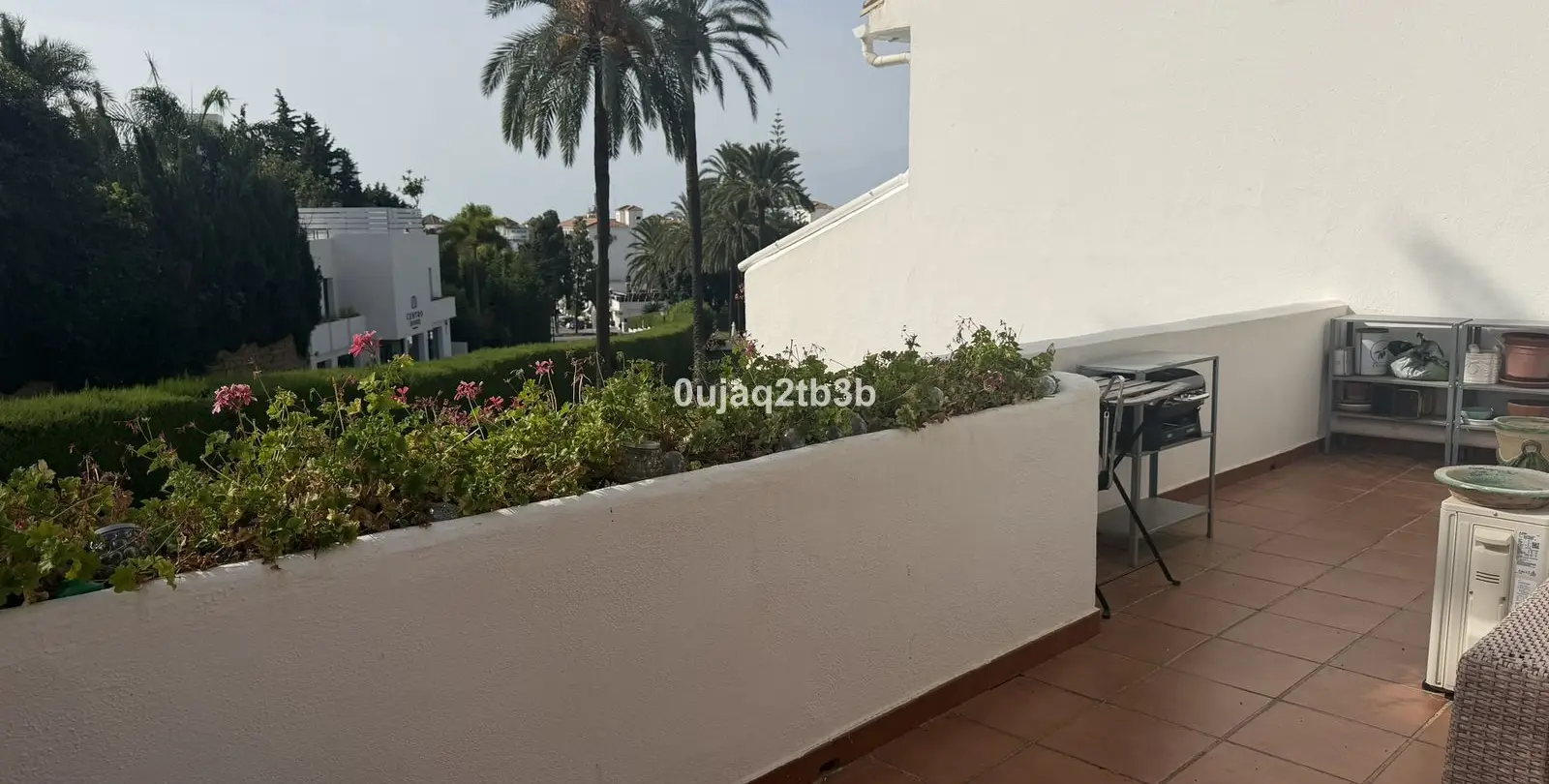 Sale of middle floor apartment in Nueva Andalucía 1