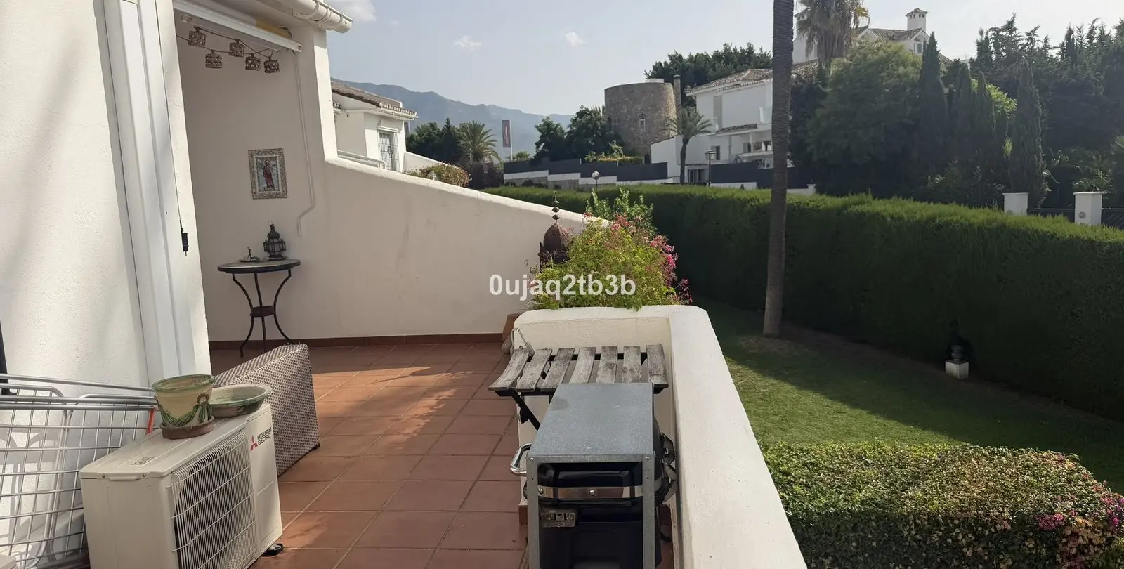 Sale of middle floor apartment in Nueva Andalucía 3