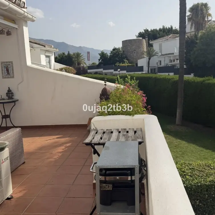 Продажа апартаментов на среднем этаже в Nueva Andalucía