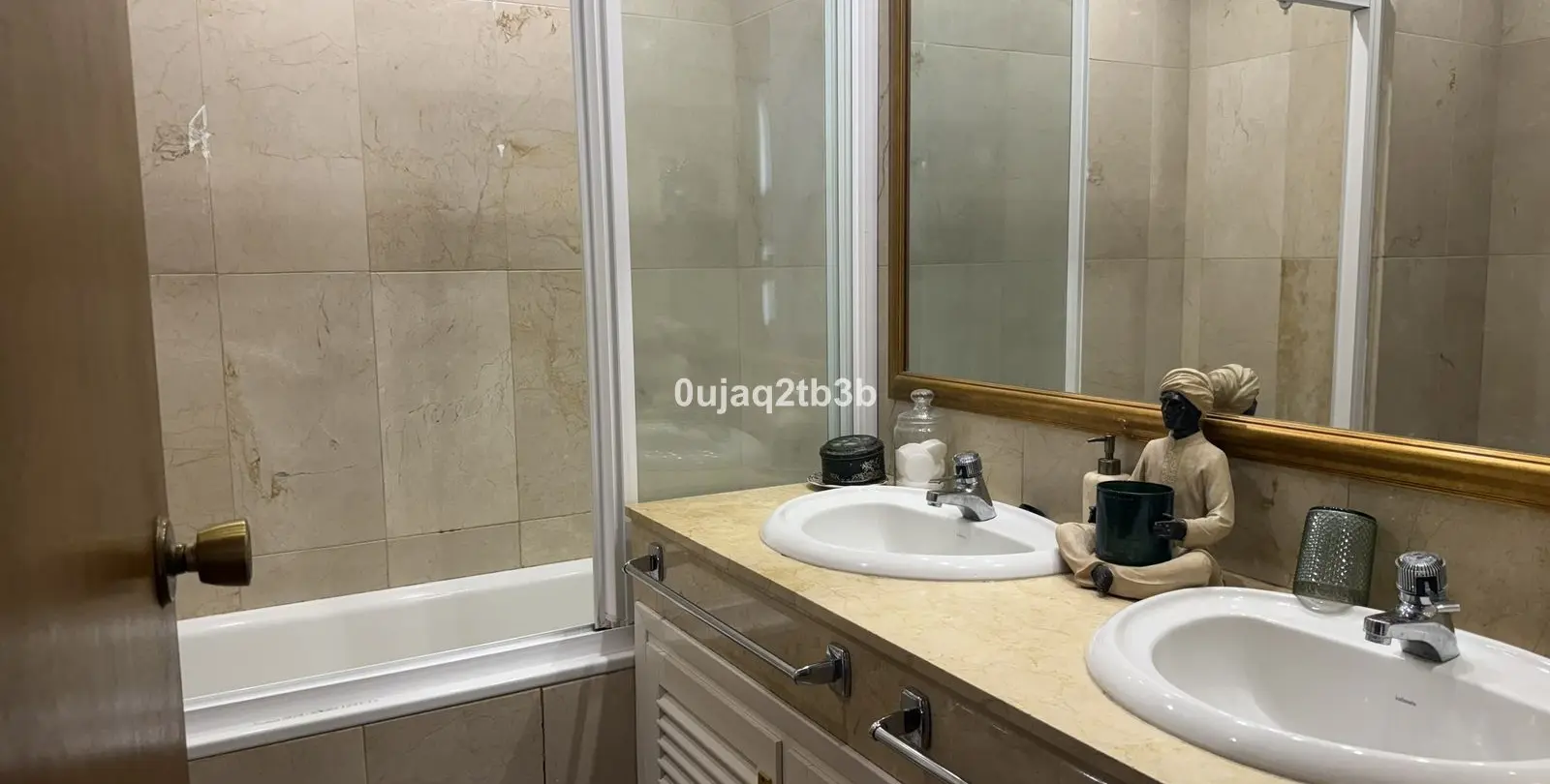 Sale of middle floor apartment in Nueva Andalucía 5
