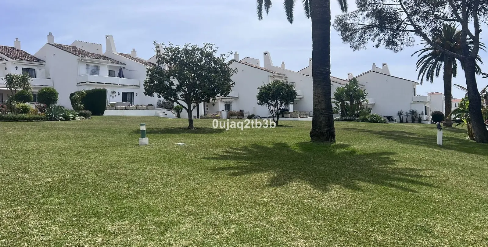 Sale of middle floor apartment in Nueva Andalucía 24