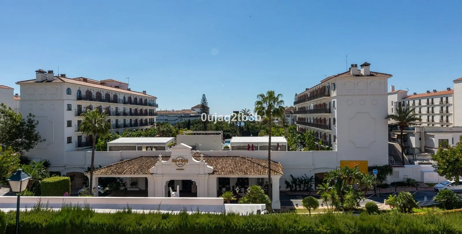 Sale of middle floor apartment in Nueva Andalucía 35