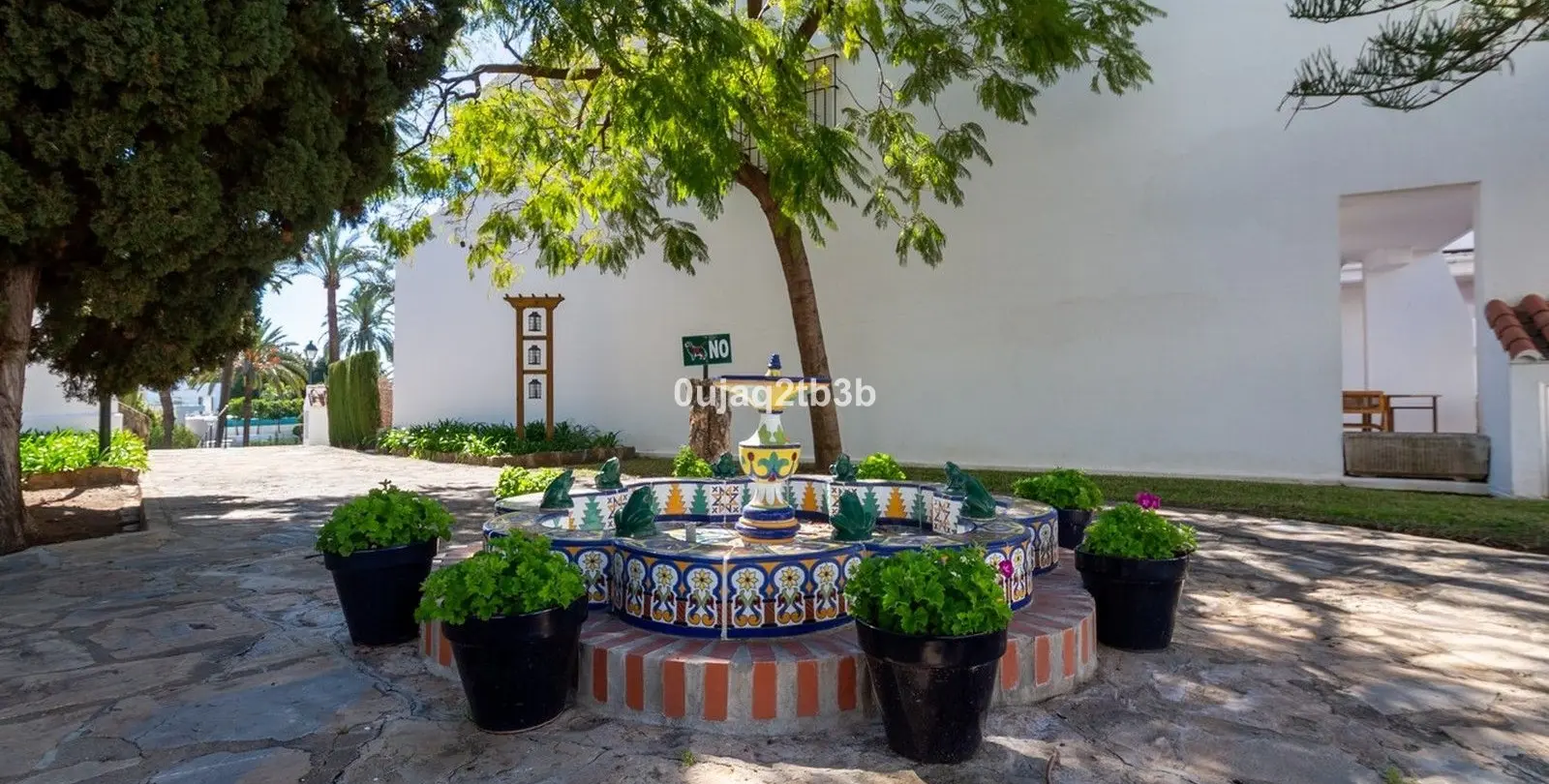 Sale of middle floor apartment in Nueva Andalucía 36