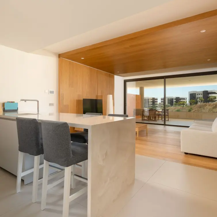 Sale of middle floor apartment in Fuengirola